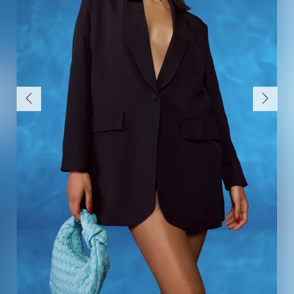 NWT BOO HOO SHOULDER PAD PLUNGE OVERSIZED BLAZER